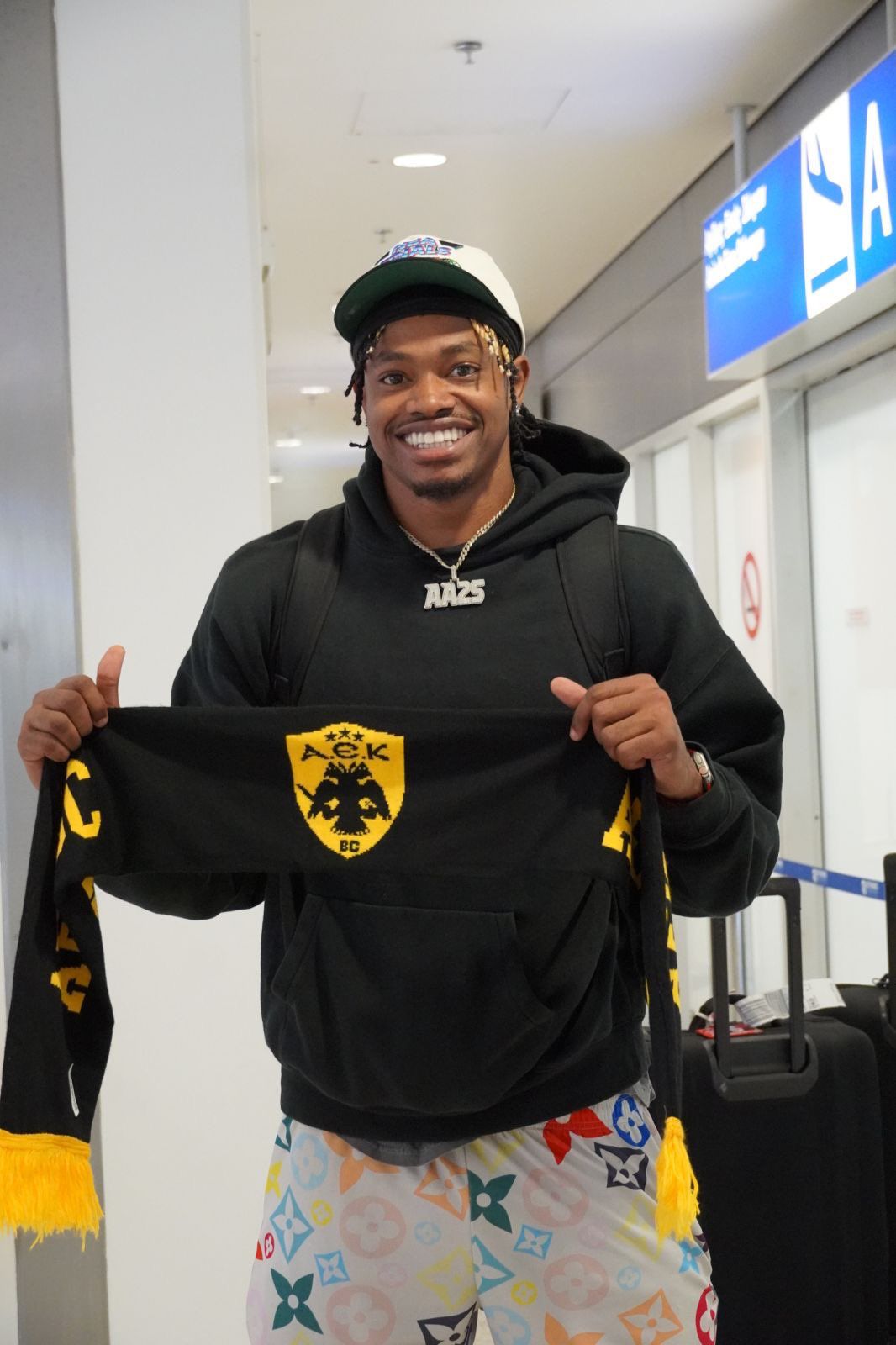 Ο Σάκοτα είδε στο παρκέ τον Αρμς και ψάχνει πόιντ γκαρντ