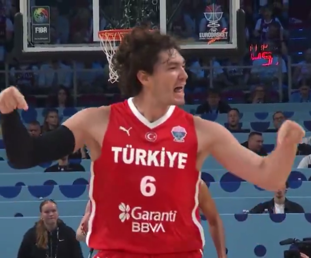 Το φοβερό… ankle-breaker τρίποντο του Οσμάν που ξεσήκωσε όλο το γήπεδο! (vid)