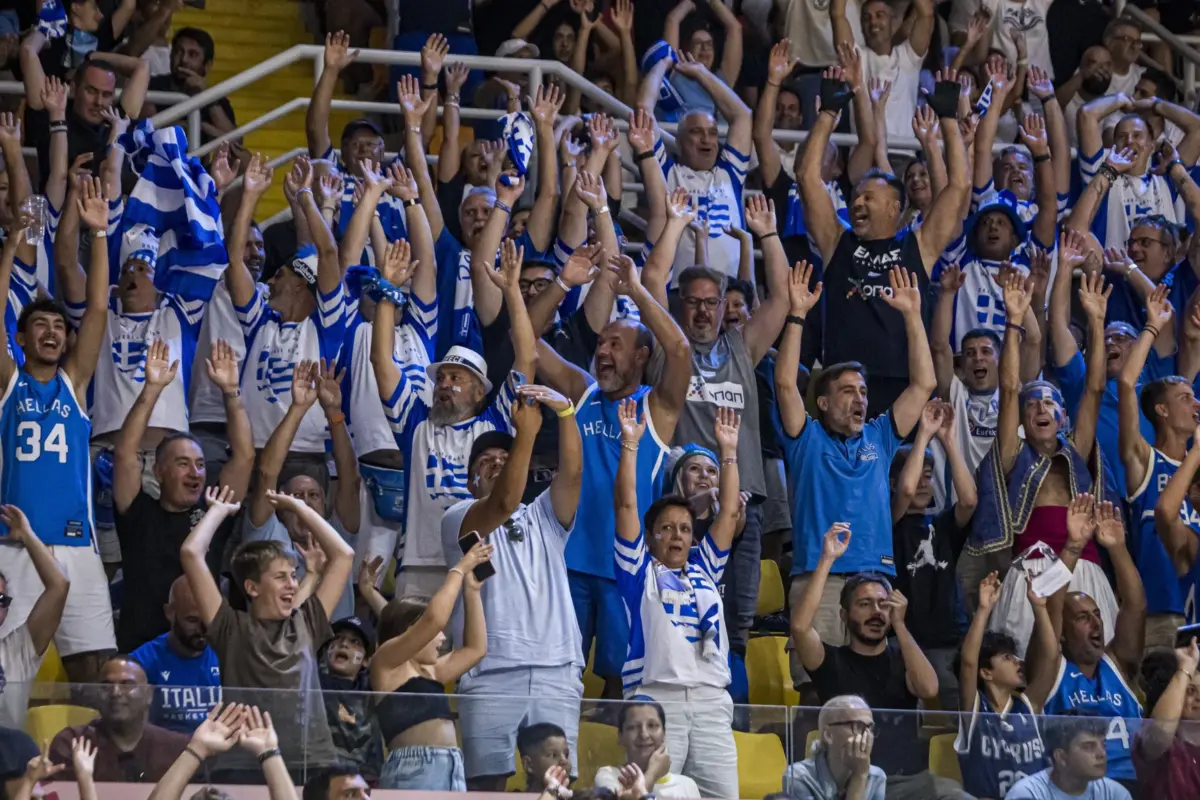 Το κοινό στο «Σπ. Κυπριανού» ψήφισε και διάλεξε μεταξύ… Φουρέιρα και ΛΕΞ!