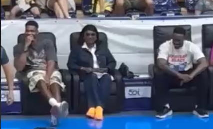 Τα αδέρφια Αντετοκούνμπο έδωσαν το «παρών» μαζί με τη μητέρα τους στο Άρης – Μύκονος για χάρη του Άλεξ! (vid)