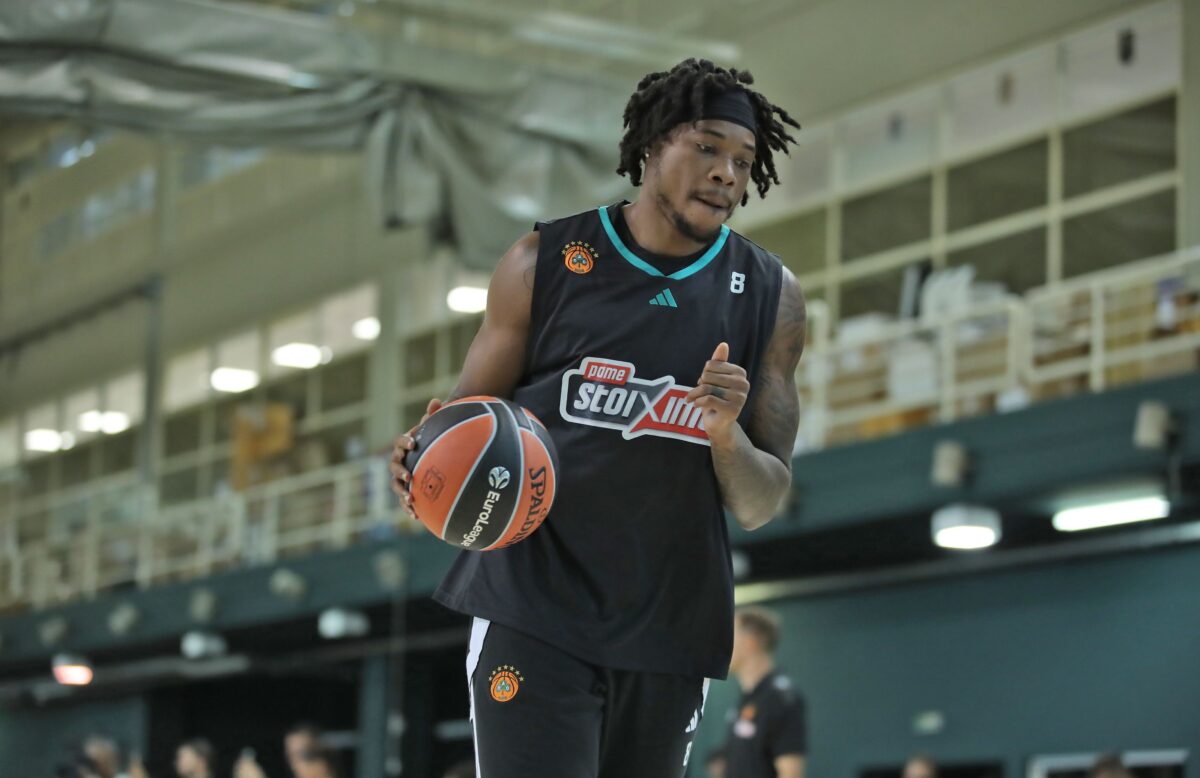 Χολμς στους φίλους του Παναθηναϊκού: «Ανυπομονώ να σας ακούσω μετά το πρώτο κάρφωμα» (vid)