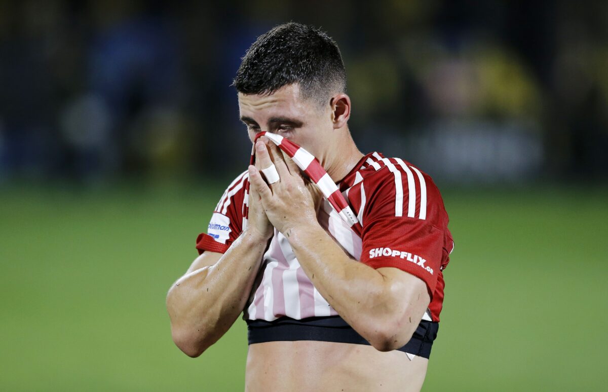 Ανατροπή με την άφιξη του Ποντένσε: Καθυστερεί η πτήση για Αθήνα