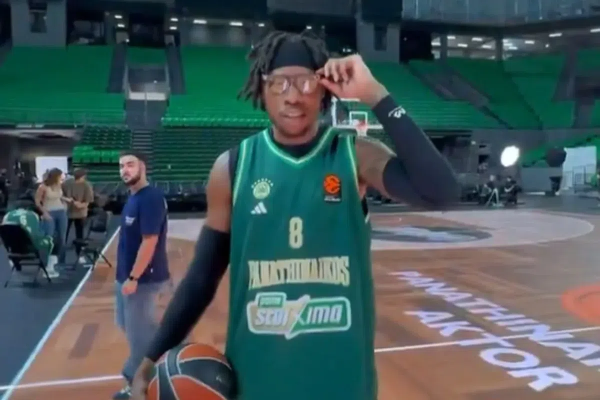 Απολαυστικός Χολμς στη media day του Παναθηναϊκού με γυαλί αλά… Τόνι Σταρκ! (vid)