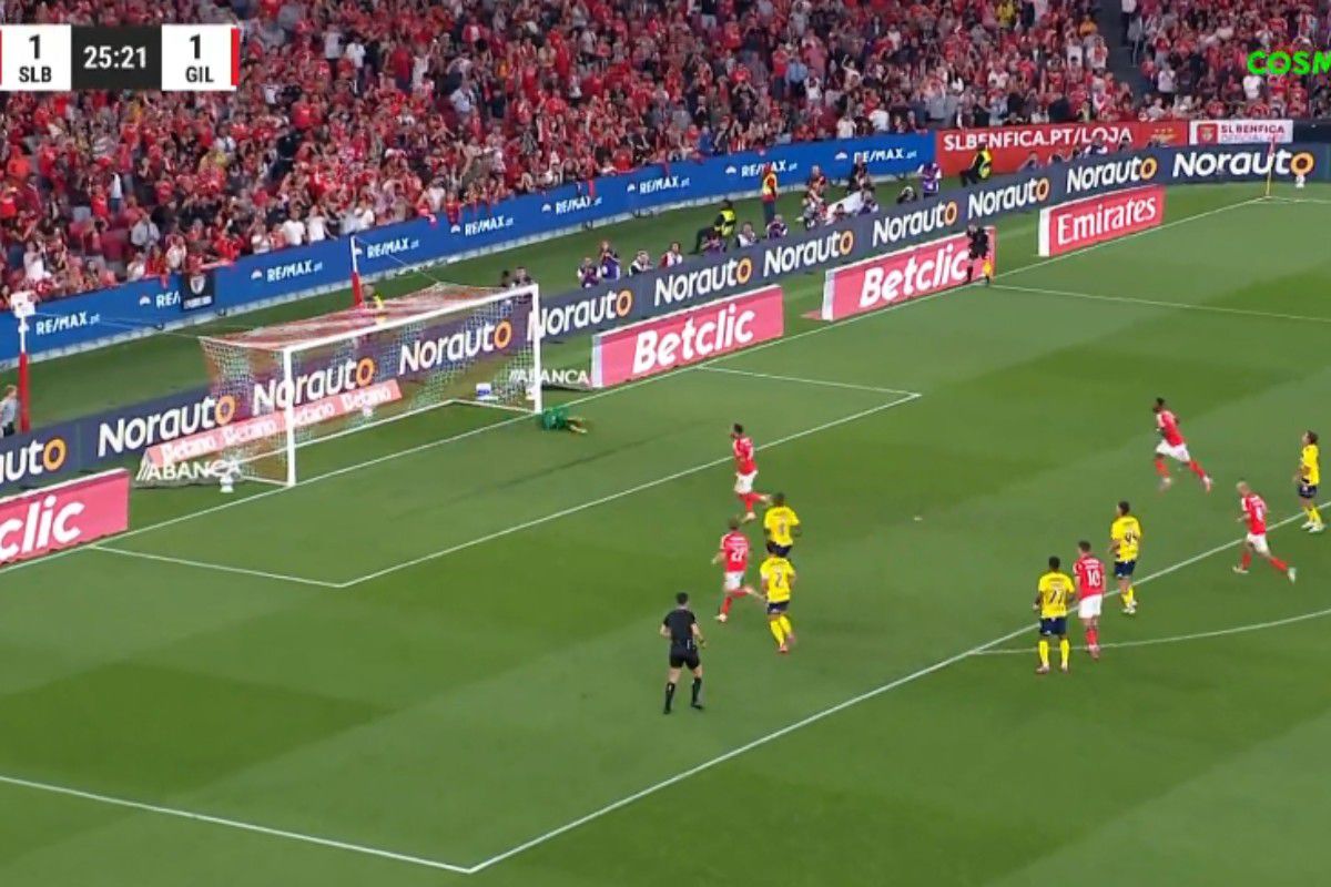 Ο Παυλίδης σε 8′ σκόραρε δύο γκολ και έδωσε το προβάδισμα στην Μπενφίκα (vids)