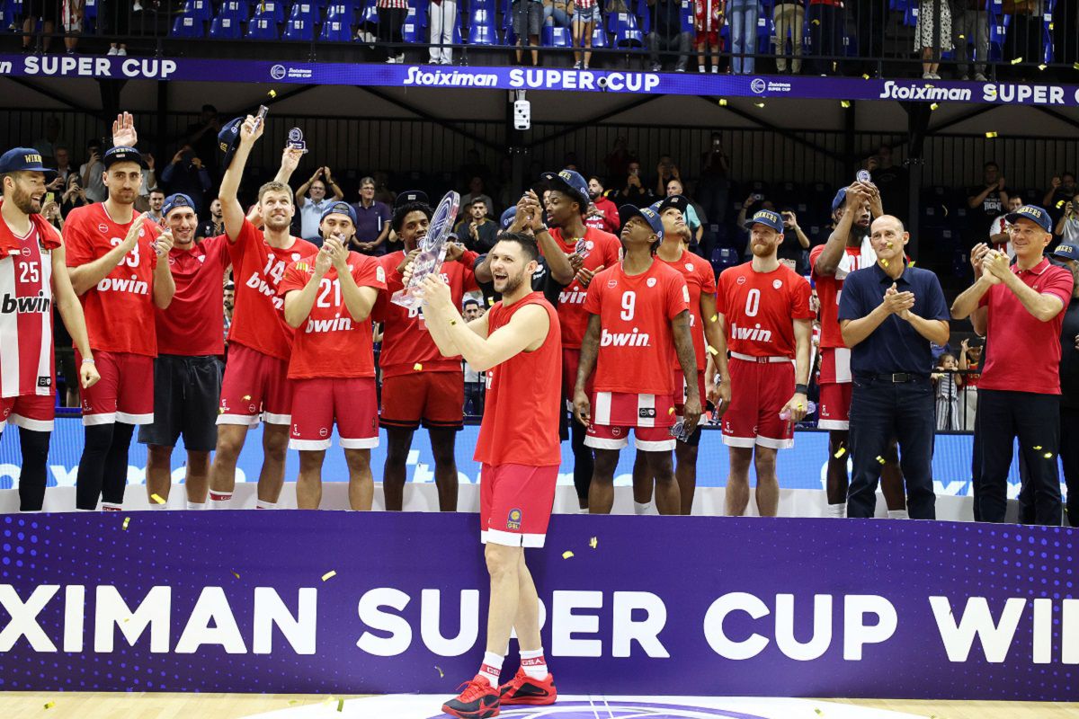 Ο Ολυμπιακός κατέκτησε το 4ο σερί Super Cup με σούπερ Ντόρσεϊ και Βεζένκοφ