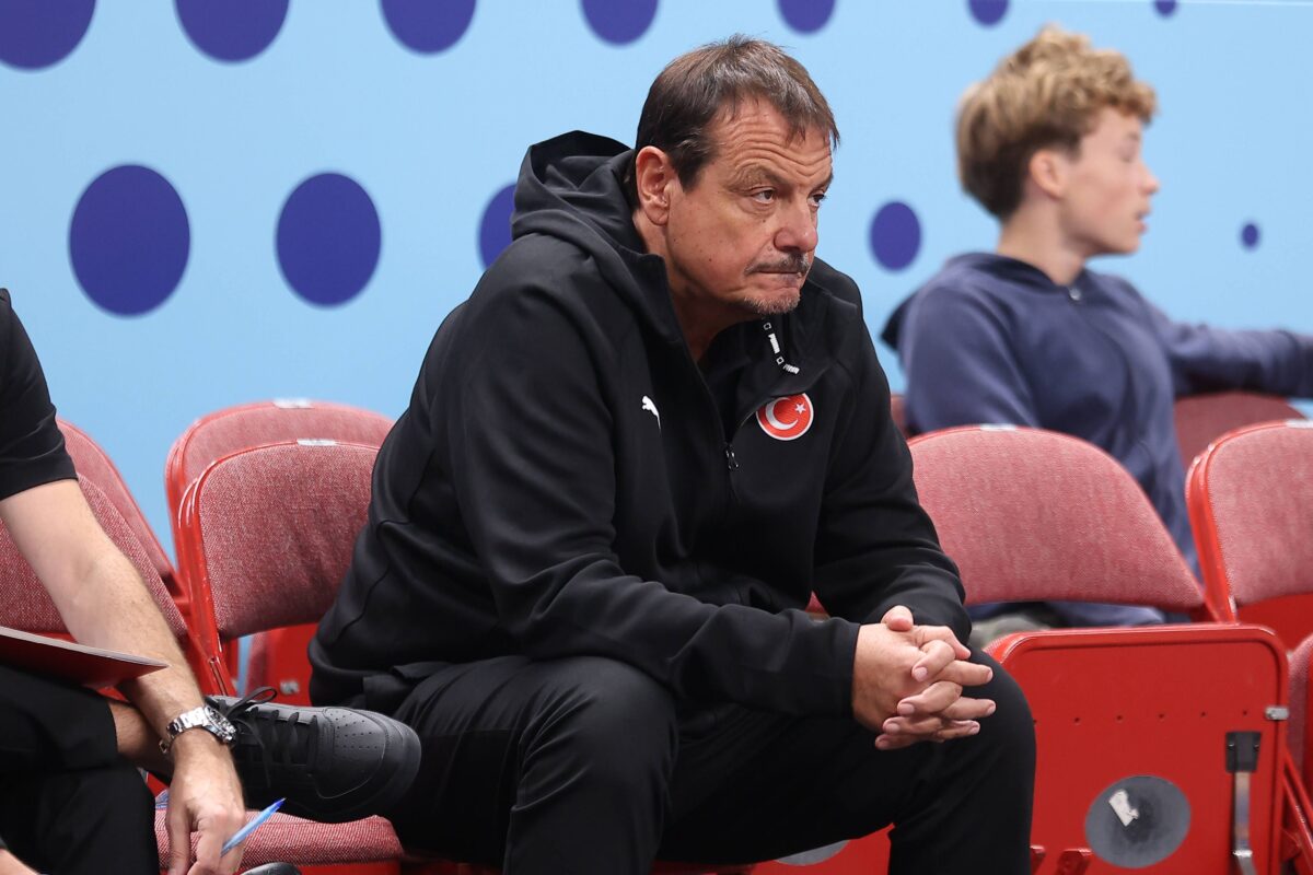 Ο Τούρκογλου επιβεβαίωσε την παραμονή του Αταμάν στην εθνική Τουρκίας έως το 2027