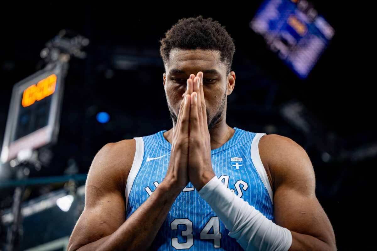 Οι Ρουμάνοι γράφουν για έναν ονειρεμένο ημιτελικό στο Eurobasket, την κόντρα Αταμάν-Σπανούλη και συγκρίνουν τον Σενγκούν με τον Γιόκιτς