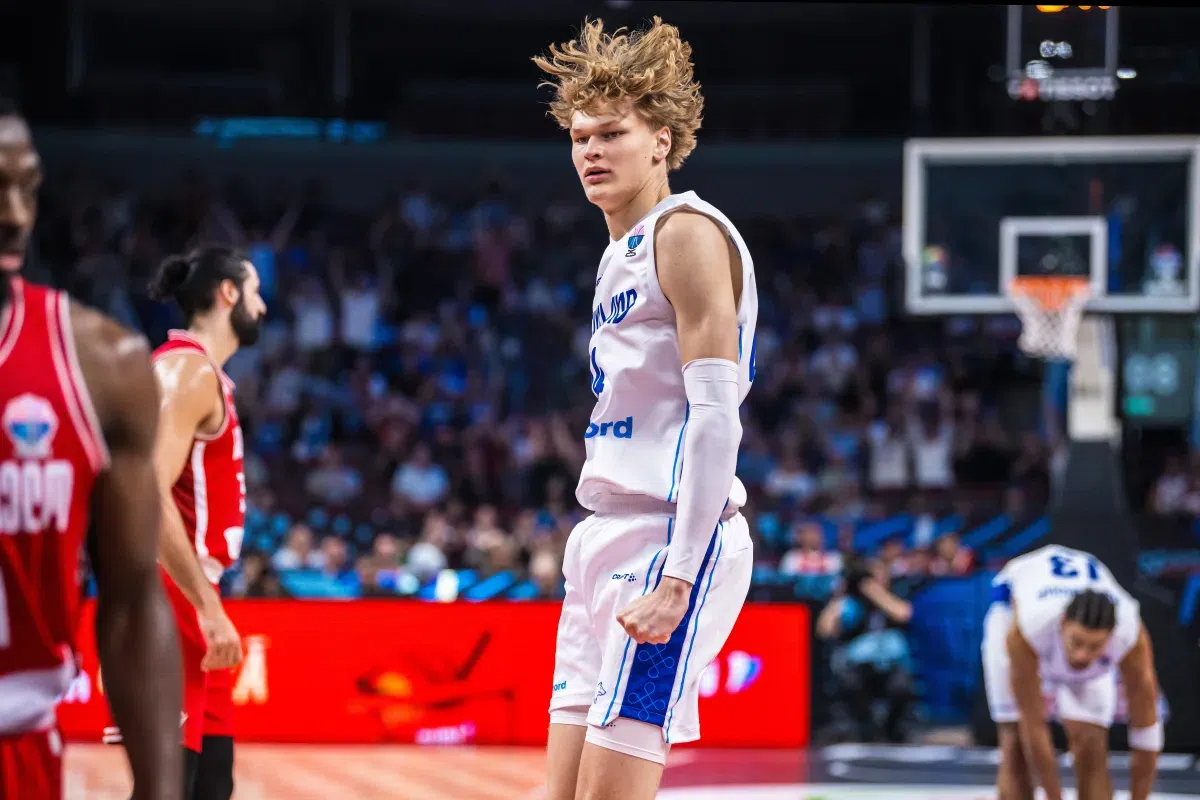 FIBA: «Αυτό το παιδί μόλις τελείωσε το Λύκειο» (vid)