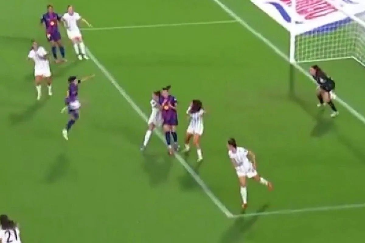 Η Μπονμάτι πέτυχε το γκολ της χρονιάς με απίστευτο τακουνάκι (vid)