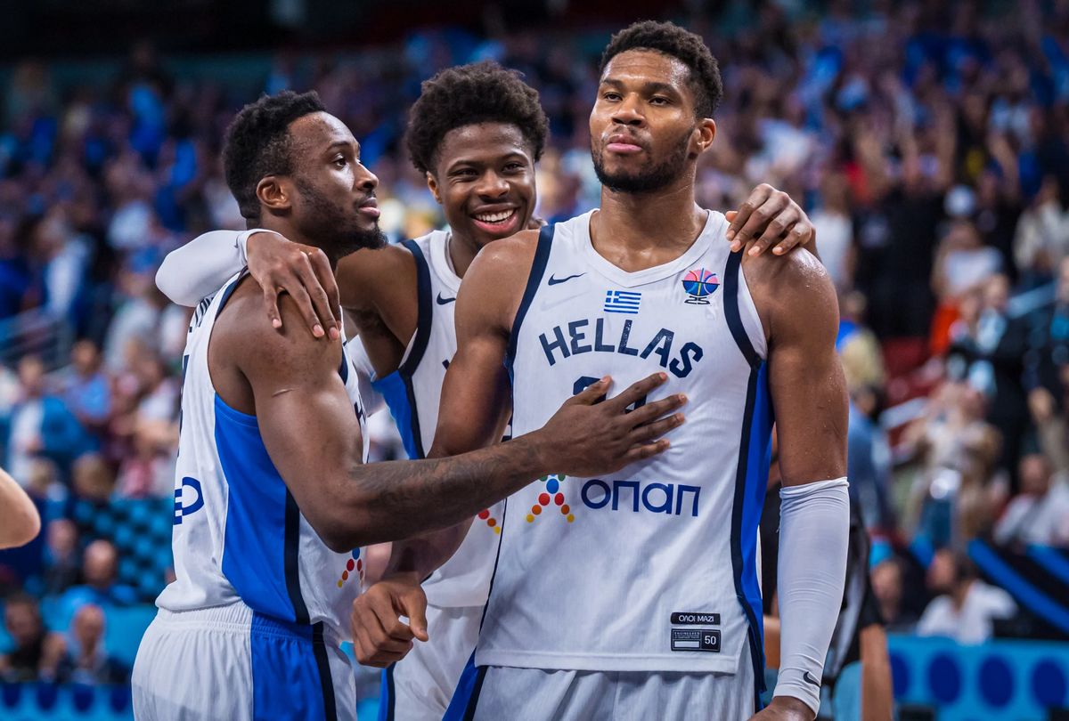 Πώς ο Γιάννης Αντετοκούνμπο και η οικογένειά του απέκτησαν την ελληνική ιθαγένεια