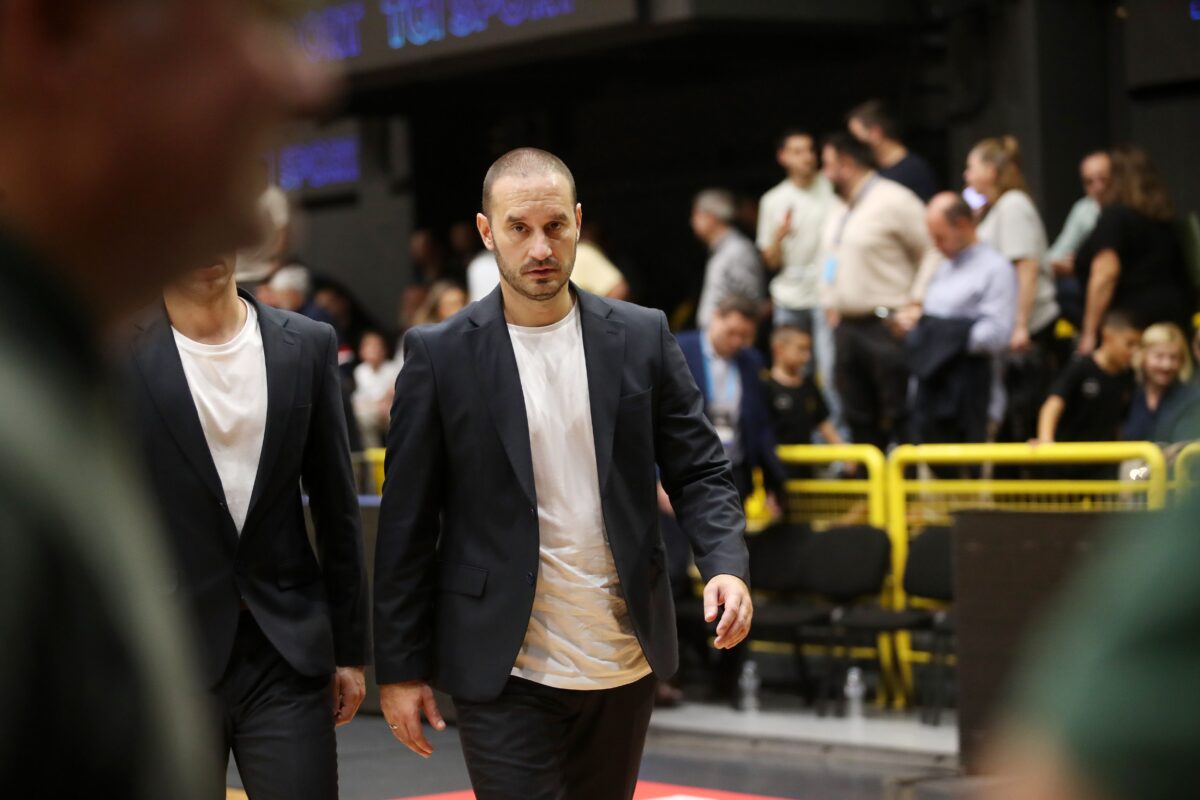 Απογοητευμένος και λακωνικός ο Μπόγκνταν Κάραϊτσιτς μετά την ήττα του Άρη από το Μαρούσι