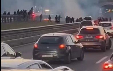 Σοβαρά επεισόδια στην Ιταλία: Οπαδοί έπαιξαν ξύλο και διέκοψαν την κυκλοφορία