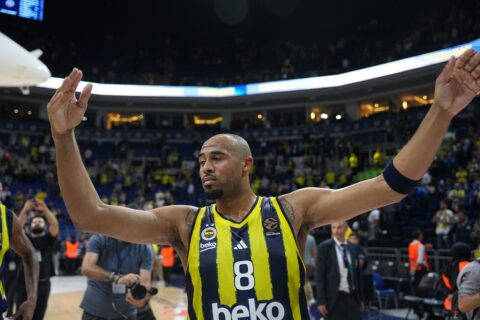 Πρώτη νίκη στο πρωτάθλημα για τη Φενέρμπαχτσε – Έριξε «100αρα» στην Πετκίμ