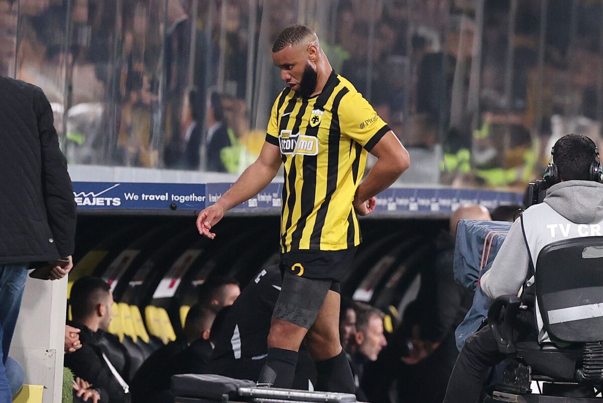 Ο Μουκουντί αποβλήθηκε στο ΑΕΚ – ΠΑΟΚ και χάνει το ντέρμπι με τον Ολυμπιακό! (vid)