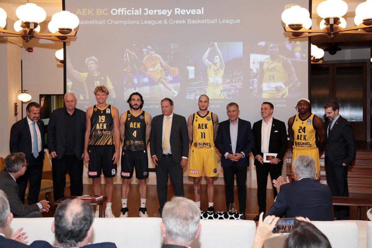 Η ΑΕΚ παρουσίασε τις νέες εμφανίσεις της χρονιάς βάζοντας ψηλά τον πήχη των προσδοκιών