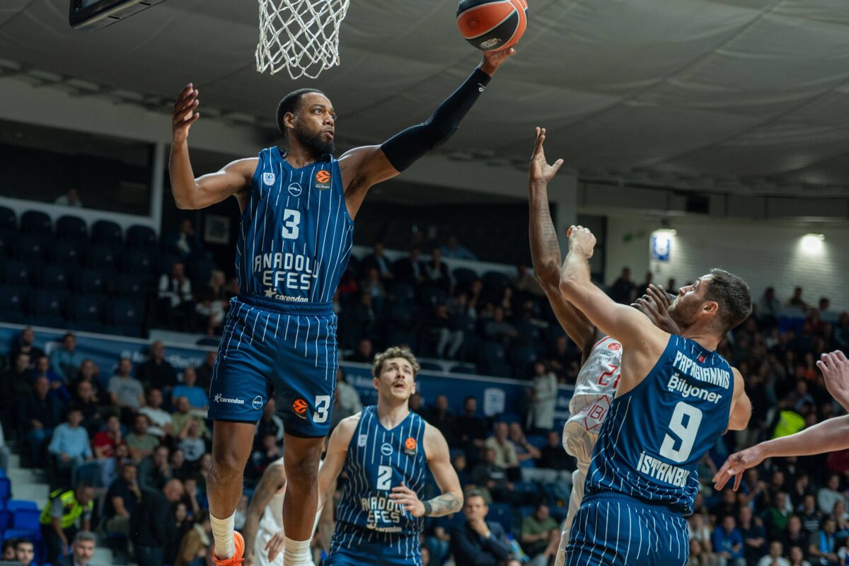 Λόιντ: «Γι΄ αυτό επέλεξα την Εφές – Λυπάμαι όλους τους προπονητές γιατί…»