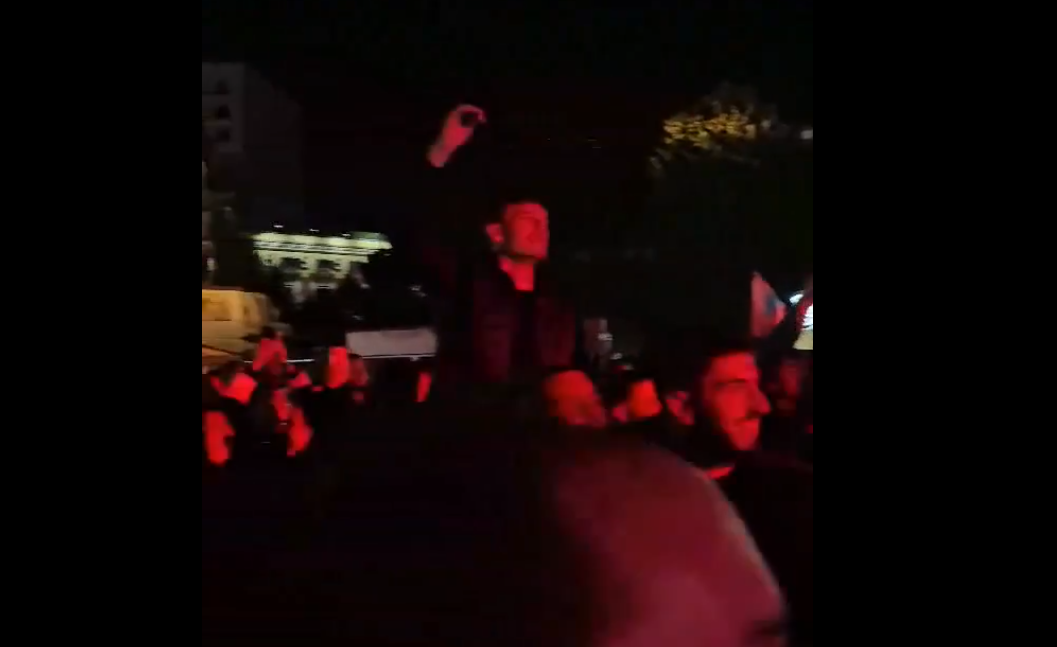 Τα Τίρανα πήραν… φωτιά στο 1-0 της Αλβανίας επί της Σερβίας (vid)