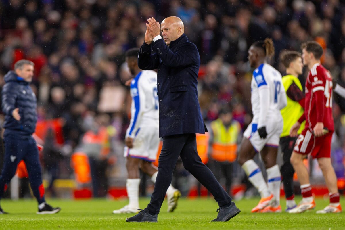 Διχασμένοι οι οπαδοί της Λίβερπουλ: Να απολυθεί ο Άρνε Σλοτ;