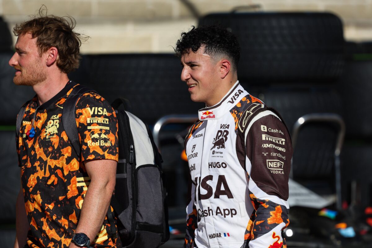 Ίσακ Χατζάρ