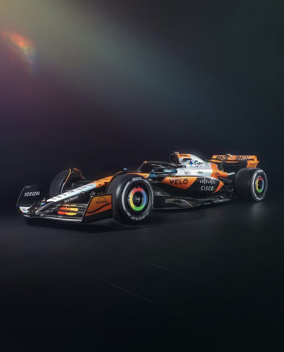 Εντυπωσιακή εμφάνιση για τη McLaren με ιριδίζοντες χρωματισμούς «Gemini» (vid & pics)