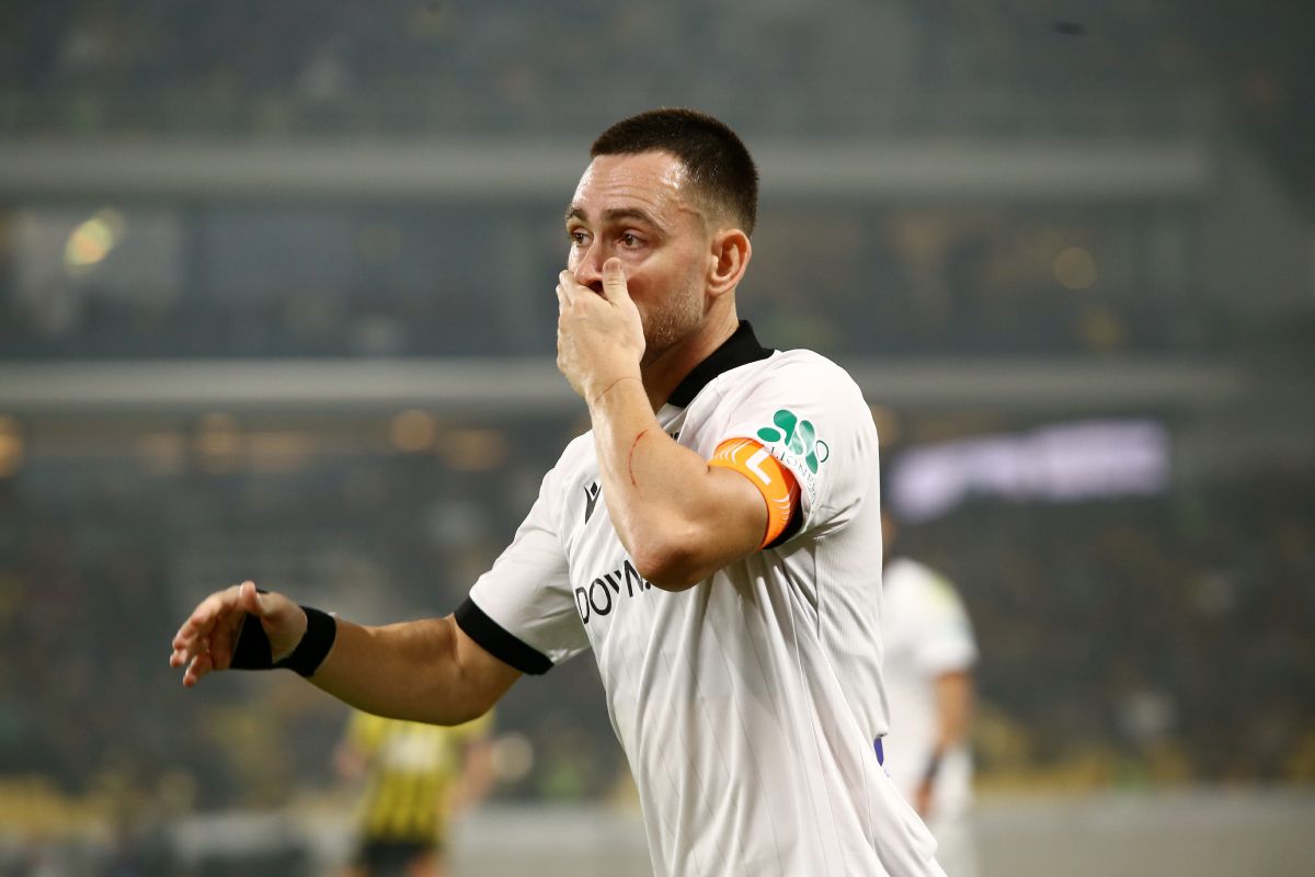 Έτσι «ντόπαρε» τους συμπαίκτες του ο Ζίβκοβιτς πριν το ΑΕΚ – ΠΑΟΚ (vid)