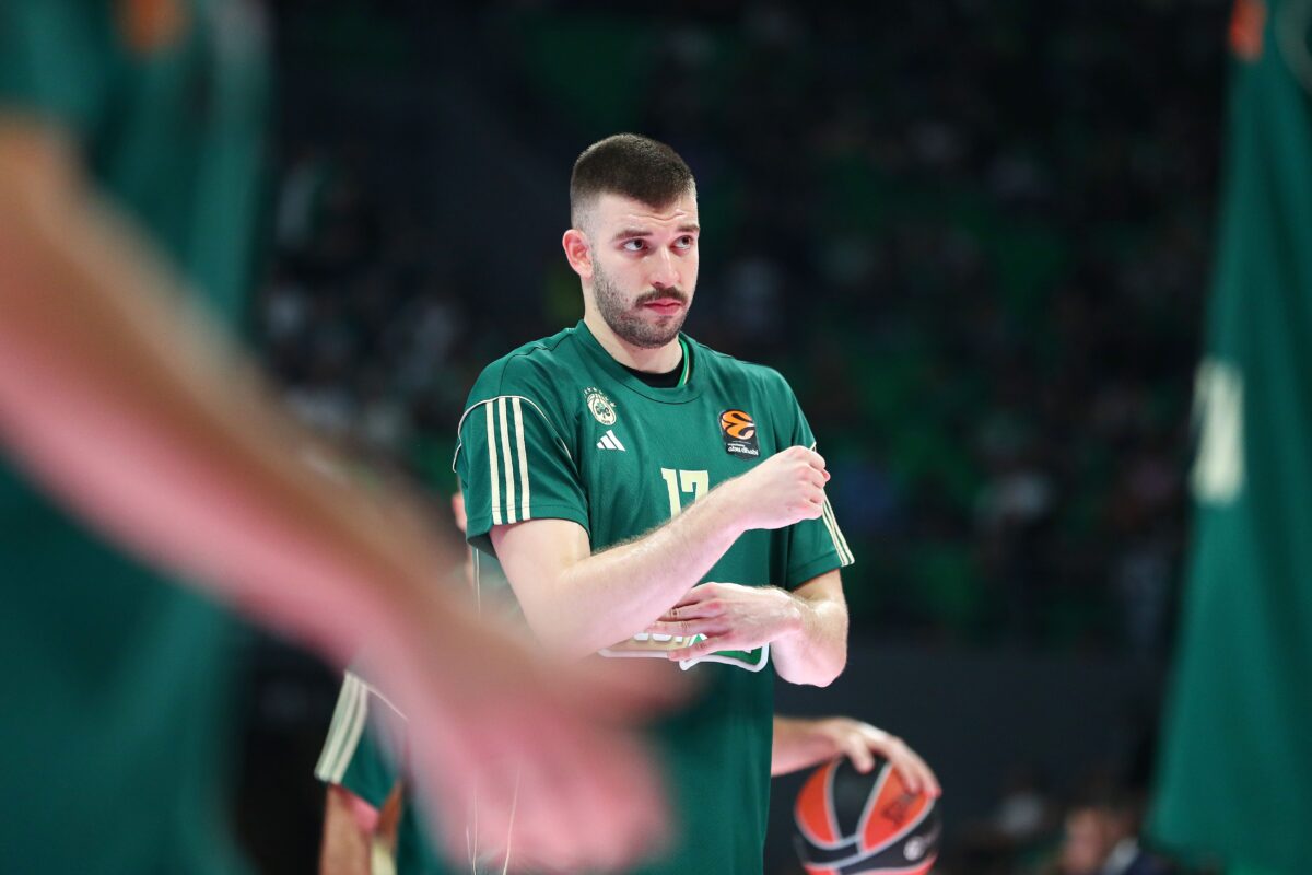 O απίστευτος λόγος που άφησε εκτός αγώνα τον Ρογκαβόπουλο