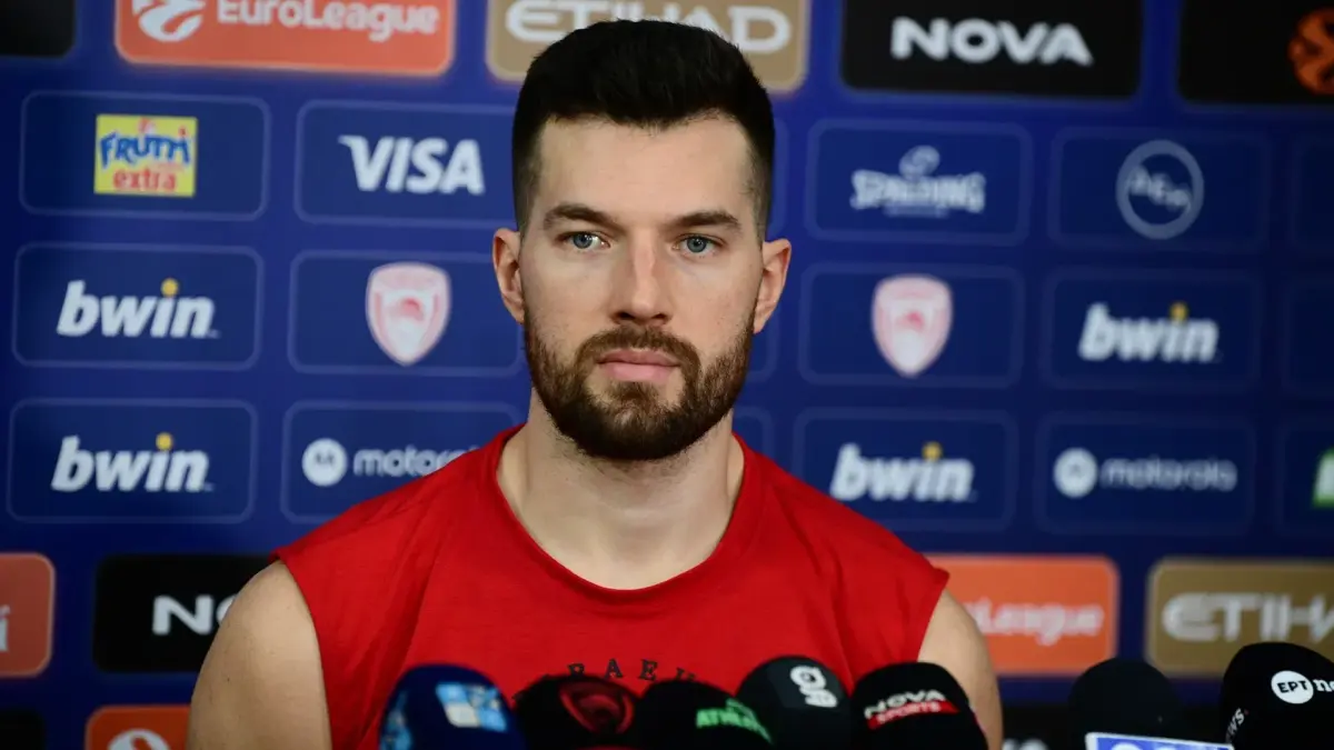 Πίτερς: «Δεν καταλαβαίνω αυτούς που παραπονιούνται για το πρόγραμμα, γι’ αυτό πληρωνόμαστε» (vid)