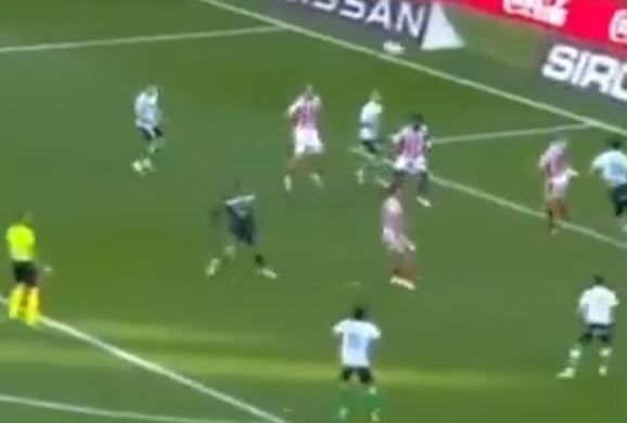 Απίστευτο φινάλε στη La Liga 2: Διαιτητής σφύριξε τη λήξη την ώρα που σημειωνόταν γκολάρα! (vid)