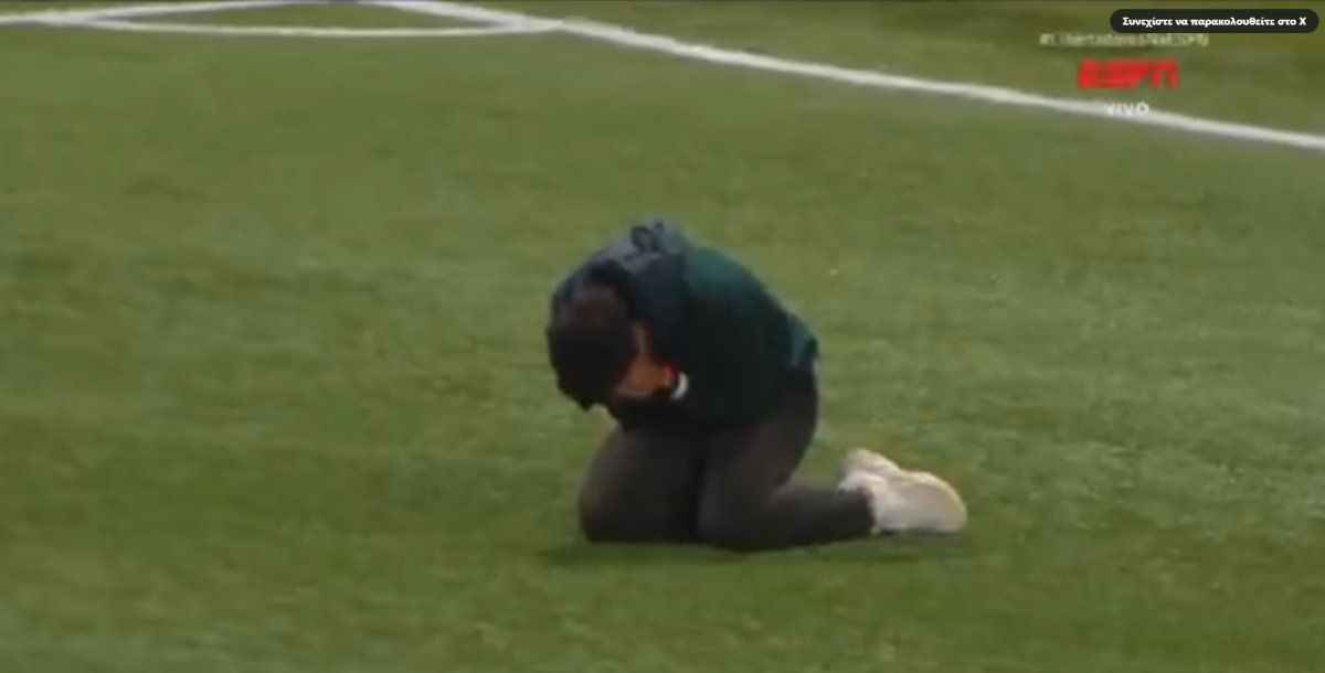 Η στιγμή που ο Αμπέλ Φερέιρα γονάτισε και κλαίει μετά την πρόκριση της Παλμέιρας (vid)