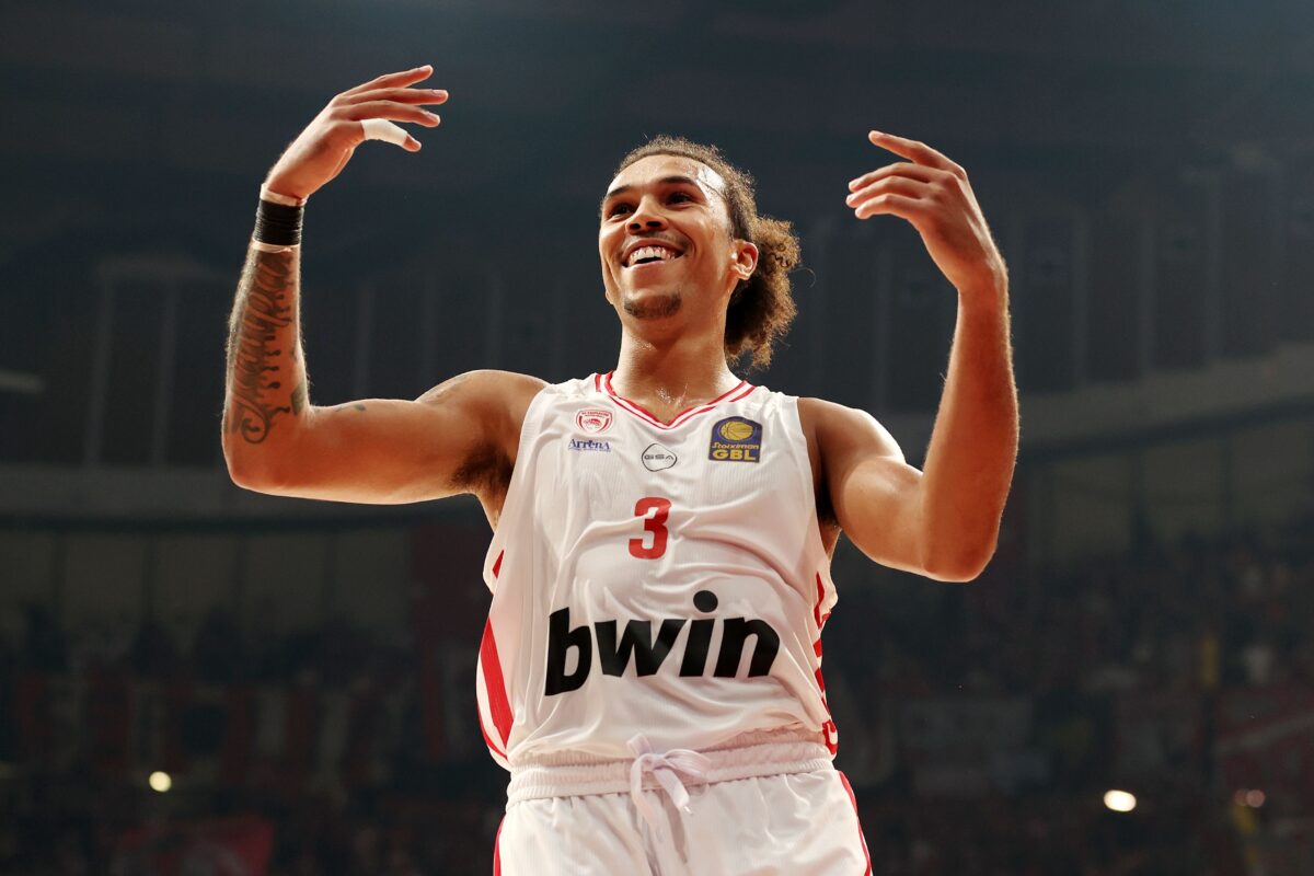 Ο Τάισον Γουόρντ αποθέωσε τους οπαδούς του Ολυμπιακού και τη «Θύρα 7»