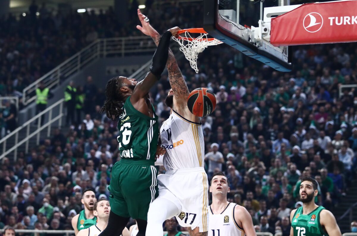 «Χρόνια πολλά» με… κάρφωμα: Η πονηρή ευχή του Λεσόρ στον Πουαριέ (vid)