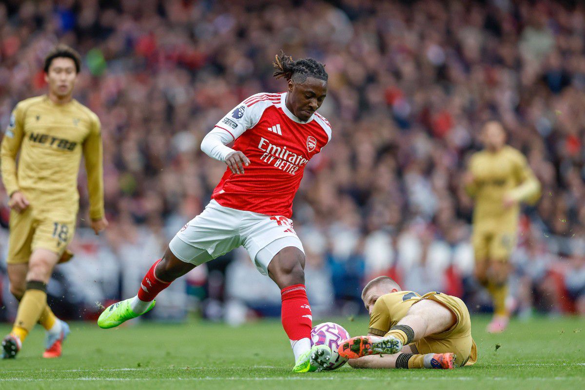 Η Άρσεναλ συνεχίζει νικηφόρα και… χαμογέλασε με την ήττα της Μάντσεστερ Σίτι στο Μπέρμιγχαμ