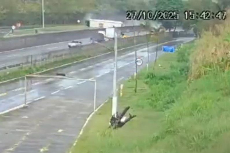 Σοκ στη Βραζιλία: Τράκαρε λεωφορείο με οπαδούς της Φλαμένγκο – Δεκάδες τραυματίες, τέσσερις σε κρίσιμη κατάσταση! (vid)