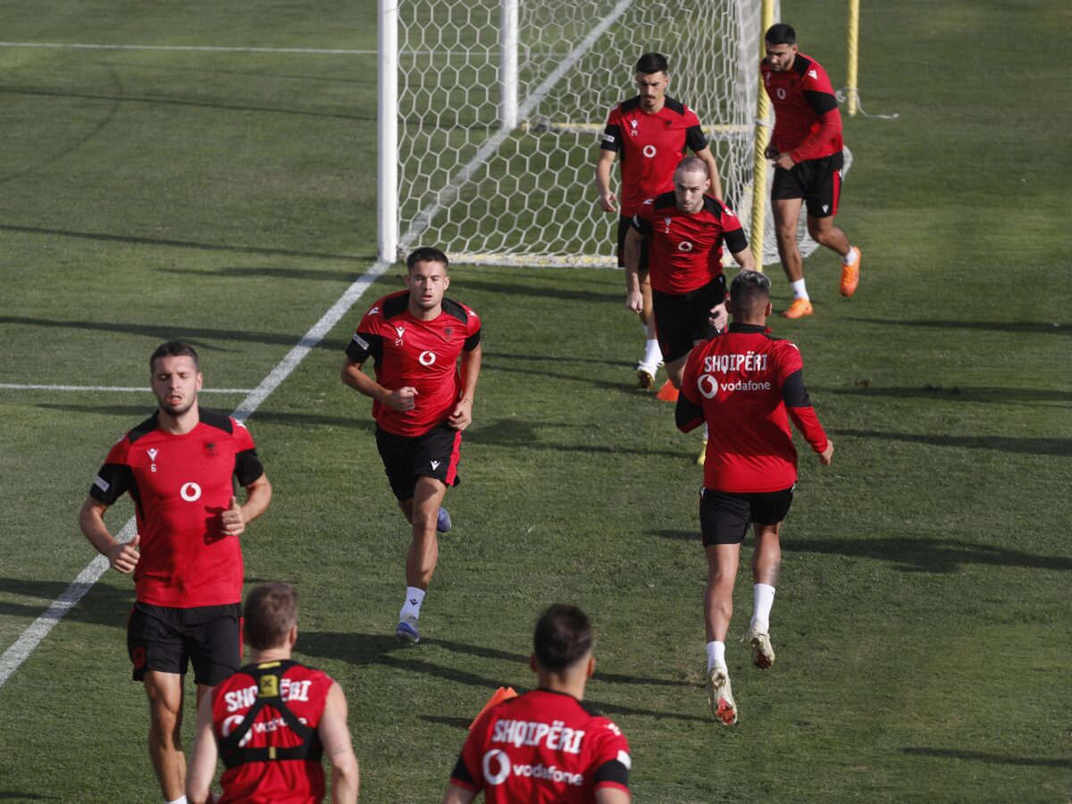 Εκατοντάδες αστυνομικοί στο πόδι: Υπό «δρακόντεια» μέτρα η άφιξη της Αλβανίας στη Σερβία