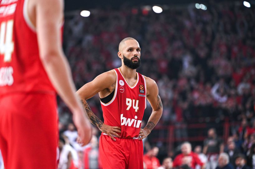 Εκτός ο Φουρνιέ και άλλοι τρεις κόντρα στην Dubai BC