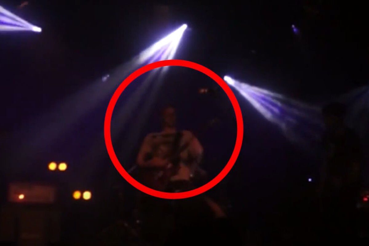 Frontman και κιθαρίστας σε heavy metal μπάντα ο διαιτητής του Μπαρτσελόνα – Ολυμπιακός! (vid)