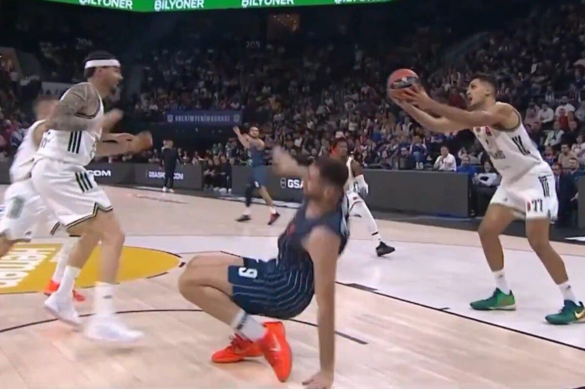 H στιγμή του τραυματισμού του Παπαγιάννη – Οι Έλληνες διεθνείς του Παναθηναϊκού στάθηκαν στο πλευρό του (vid)