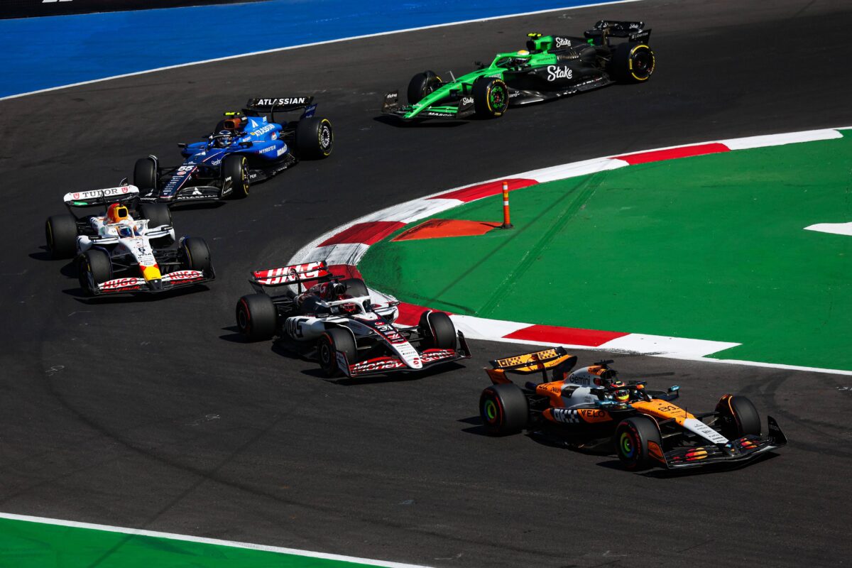 Όσκαρ Πιάστρι, Εστεμπάν Οκόν, Ίσακ Χατζάρ, Κάρλος Σάινθ και Γκάμπριελ Μπορτολέτο