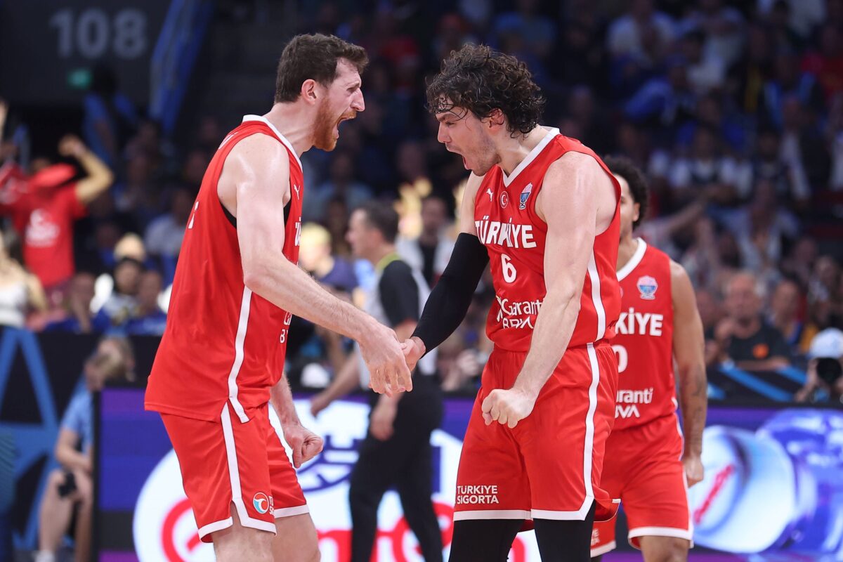 Κίνηση μεγάλης αξίας από τον Τσεντί Οσμάν προς τον Ερκάν Οσμάνι – Τι έκανε μετά την λήξη του ματς