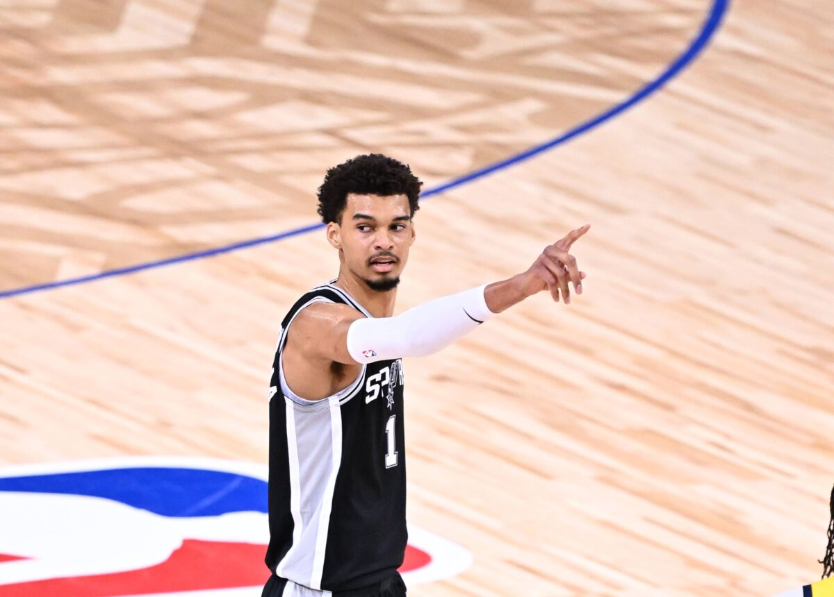 Επίδειξη δύναμης από Γουεμπανιάμα με 40 πόντους, «σκόρπισαν» τους Μάβερικς οι Σπερς