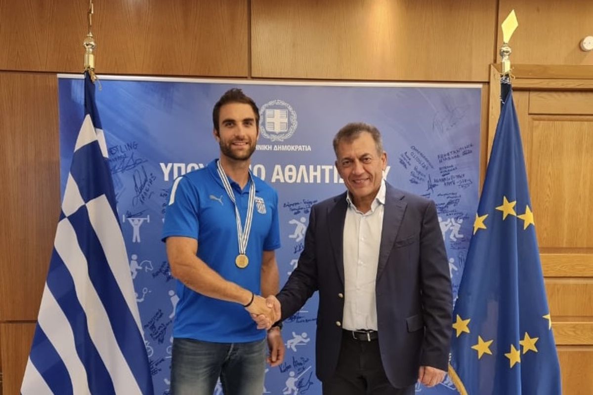 Ο Ντούσκος και ο Βρούτσης