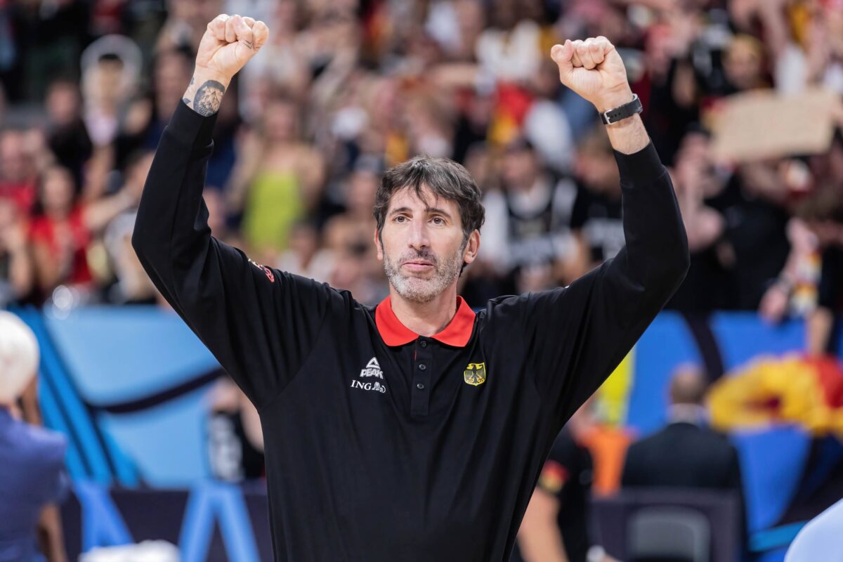 Σε σοβαρή κατάσταση ο Άλεξ Μουμπρού – Πόσα κιλά έχει χάσει σε 25 μέρες