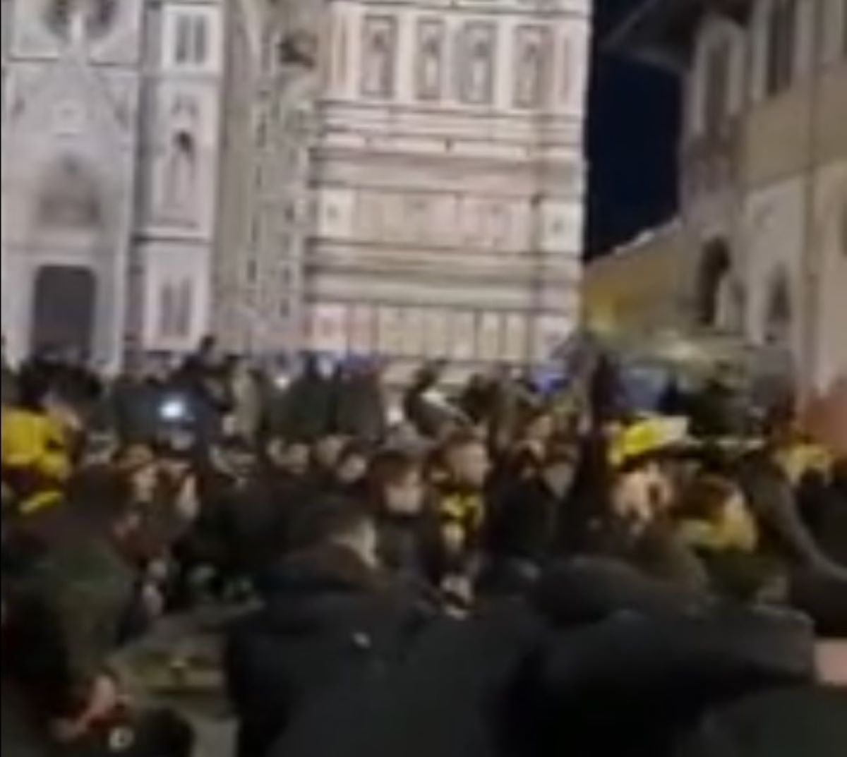 Οι οπαδοί της ΑΕΚ έκαναν την Φλωρεντίνα… Φιλαδέλφεια (vid)