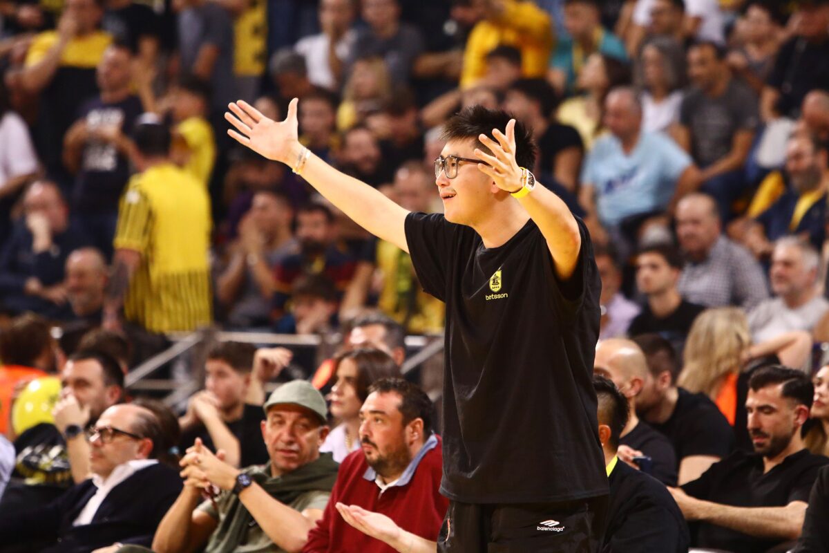 Οργισμένος Σιάο τα έβαλε με τους διαιτητές στο Άρης – ΠΑΟΚ (pic)