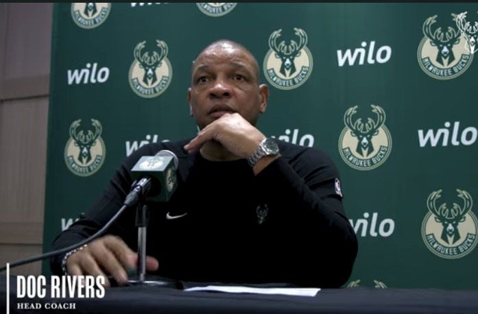 Η ατάκα του Ρίβερς για τον τραυματισμό του Αντετοκούνμπο προκάλεσε ανησυχία στο Μιλγουόκι (vid)