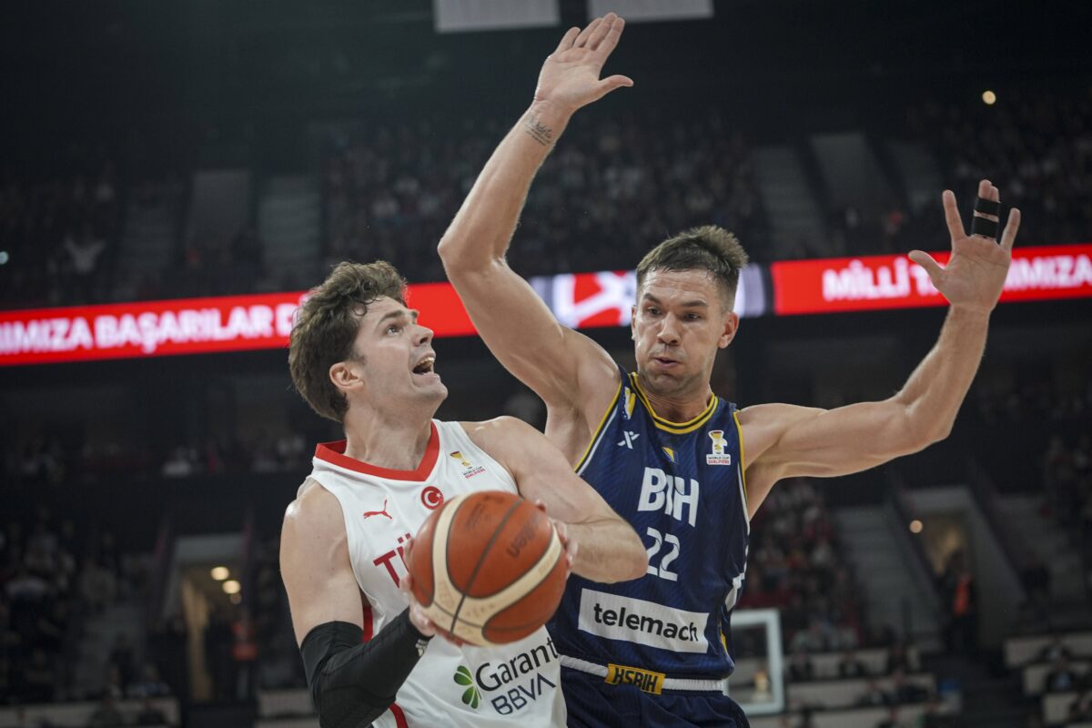 «Σκουπίδι!»: Έντονες αντιδράσεις στη Βοσνία κατά του Μπιμπέροβιτς