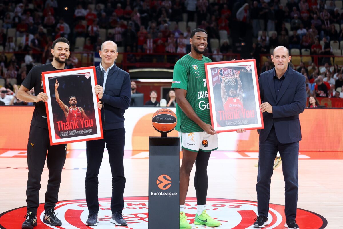 Βράβευση της ΚΑΕ Ολυμπιακός στους Ουίλιαμς-Γκος και Ράιτ