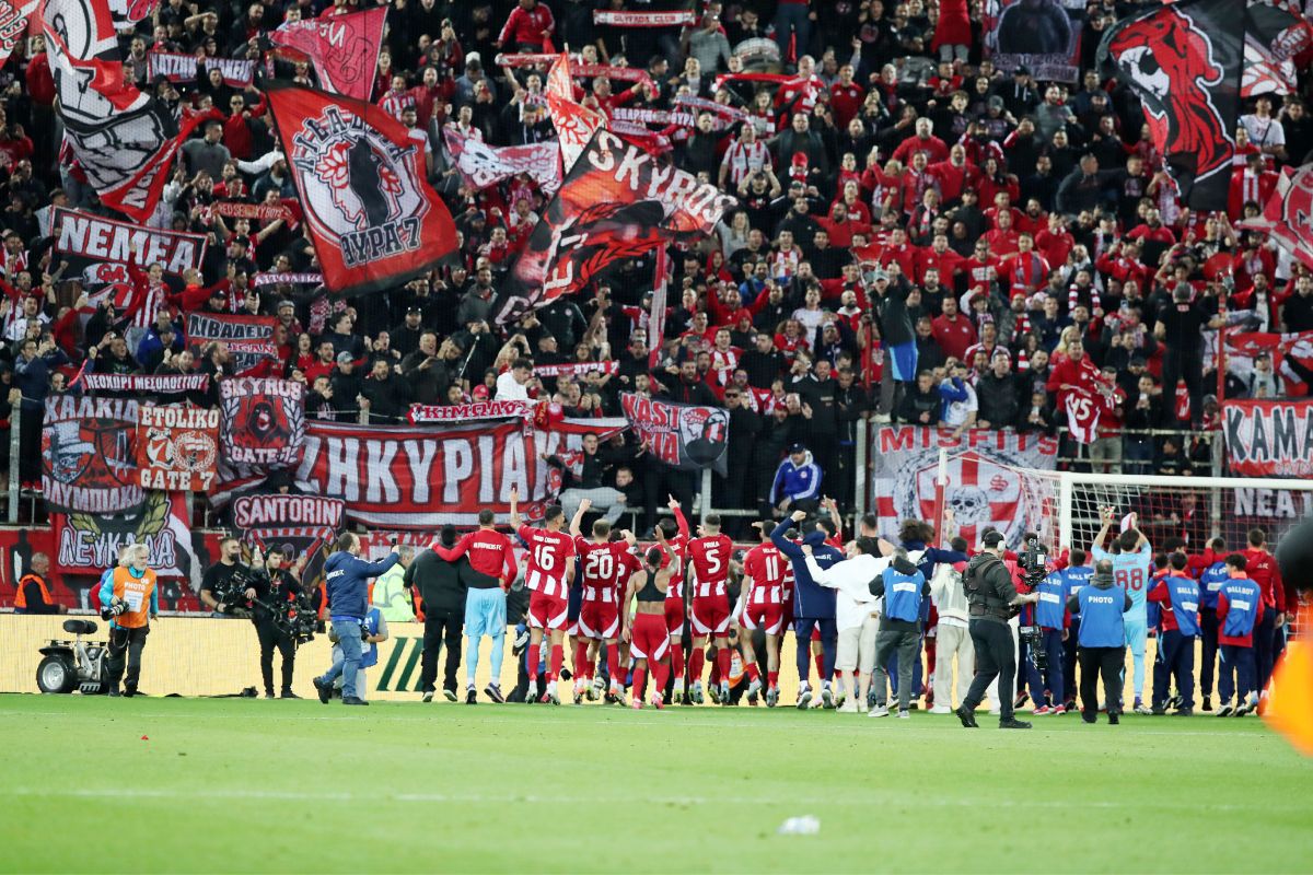 Παίκτες Ολυμπιακού - Κόσμος