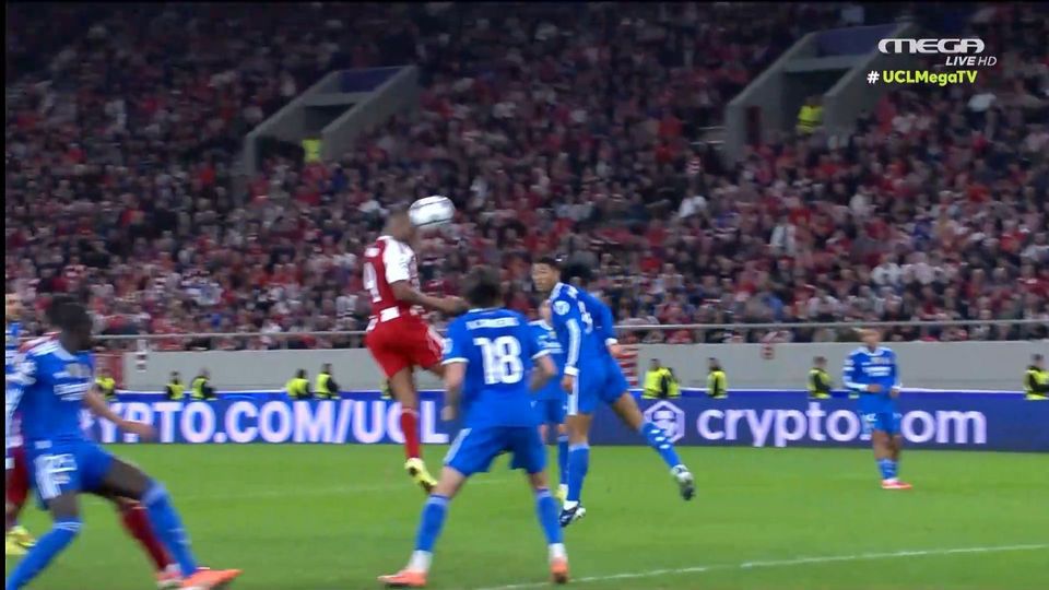 Ο Ελ Κααμπί με φοβερή κεφαλιά έκανε το 3-4 για τον Ολυμπιακό κόντρα στη Ρεάλ Μαδρίτης (vid)