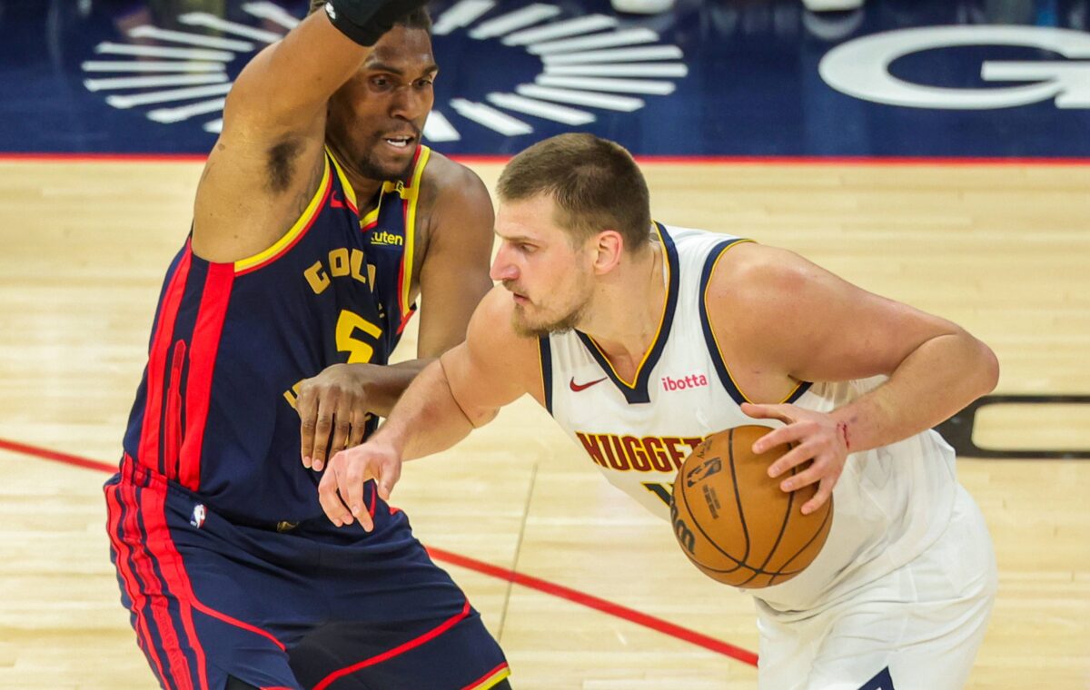 Εύκολη νίκη για τους Νάγκετς επί των Ουόριορς με πρωταγωνιστή τον Γιόκιτς